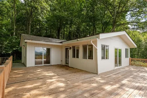 5183 Big Ridge Road Glenville NC 28736