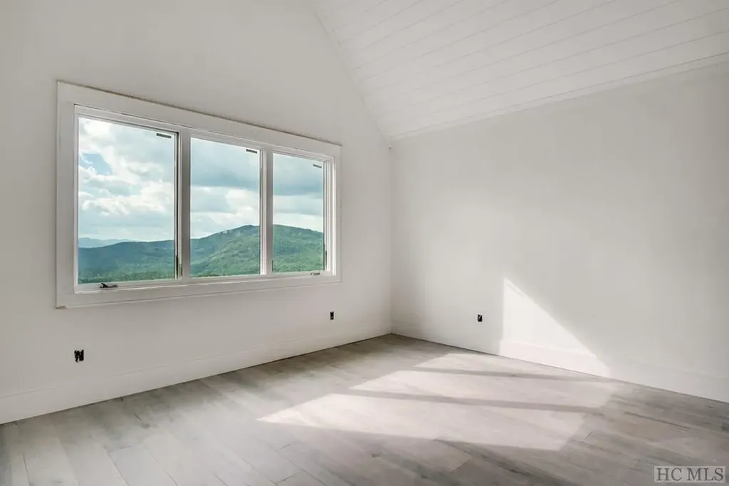 494 East Ridge Road Cashiers NC 28717