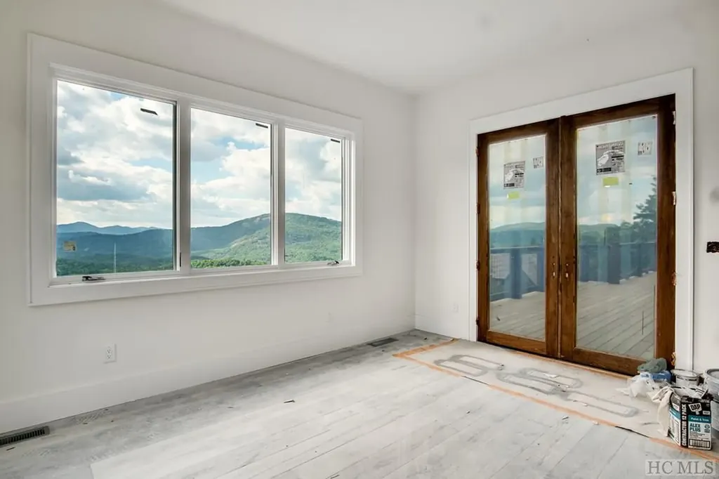 494 East Ridge Road Cashiers NC 28717