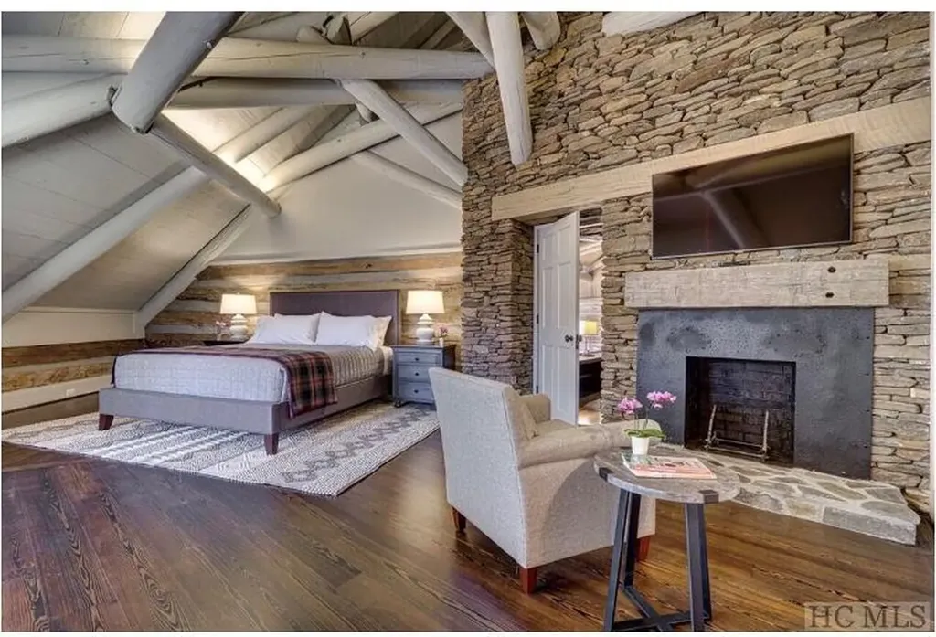 RT-8 Broadwing Cashiers NC 28717