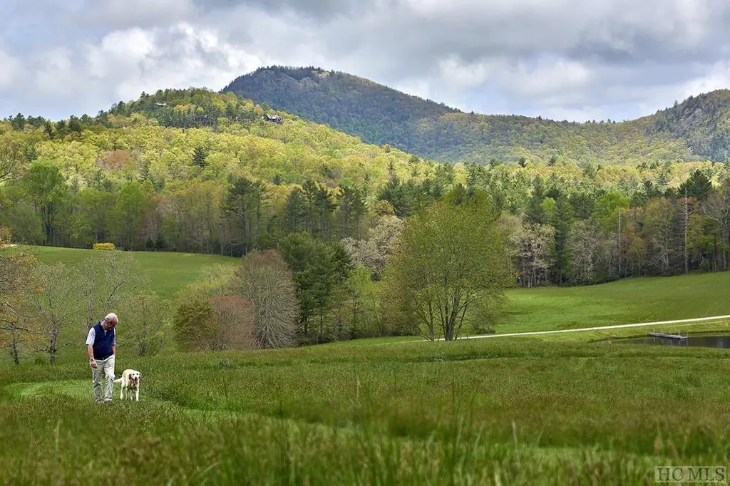 RT-8 Broadwing Cashiers NC 28717
