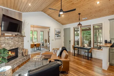 28 Outpost Trail Glenville NC 28736