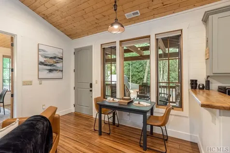 28 Outpost Trail Glenville NC 28736