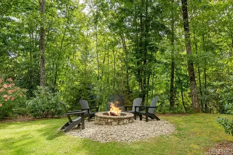 28 Outpost Trail Glenville NC 28736