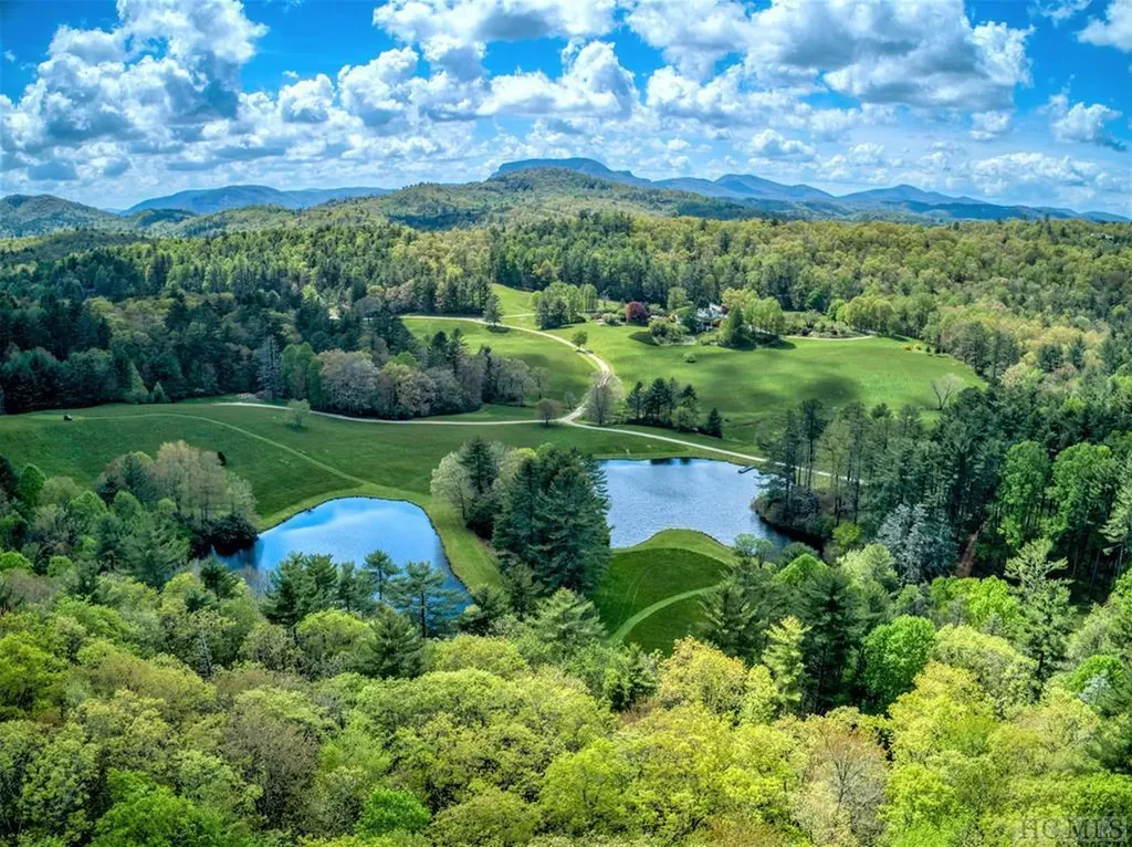 Rt-10 Broadwing Cashiers NC 28717