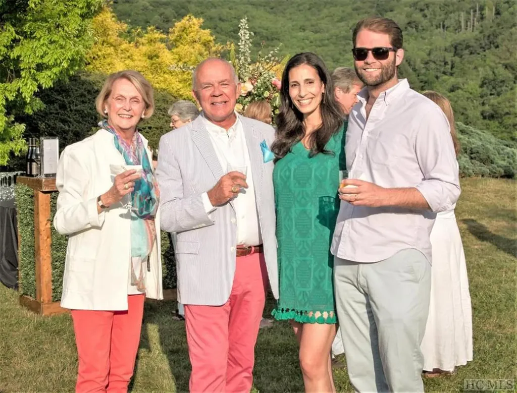 Rt-10 Broadwing Cashiers NC 28717