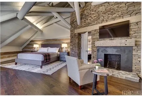 Rt-10 Broadwing Cashiers NC 28717