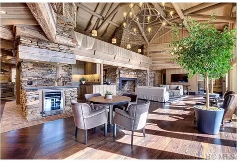 Rt-10 Broadwing Cashiers NC 28717