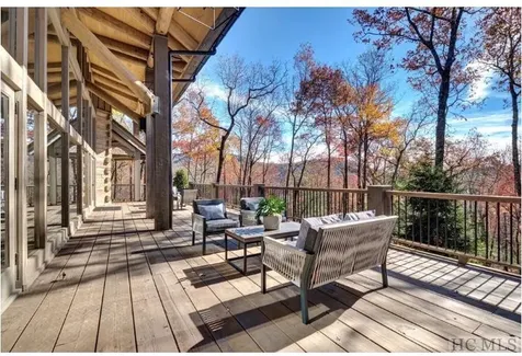 Rt-9 Broadwing Cashiers NC 28717