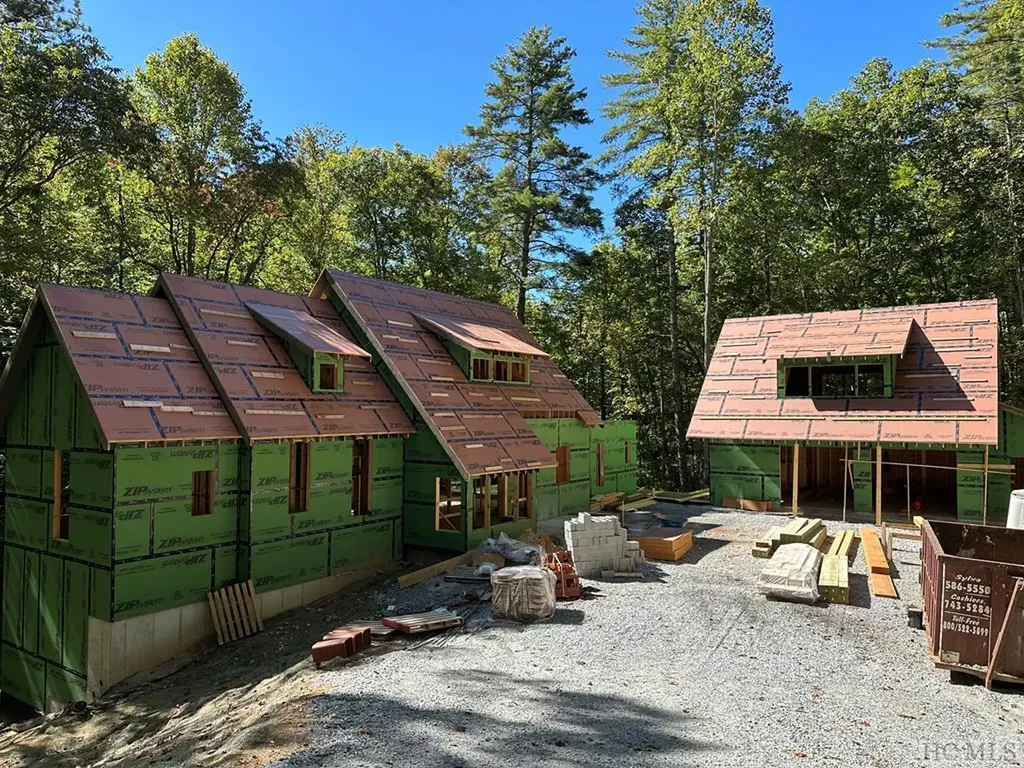 396 Farmhouse Trail Sapphire NC 28774