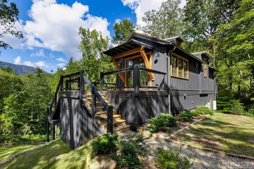 261 Rock Face Trail Highlands NC 28741