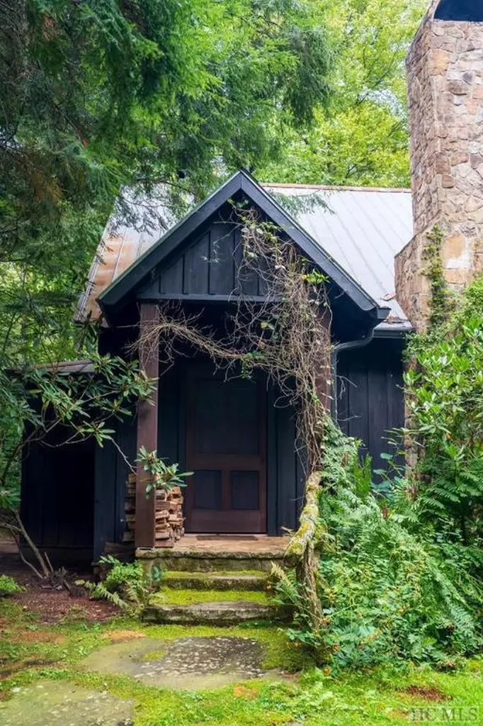 1003 Retreat Lane Highlands NC 28741