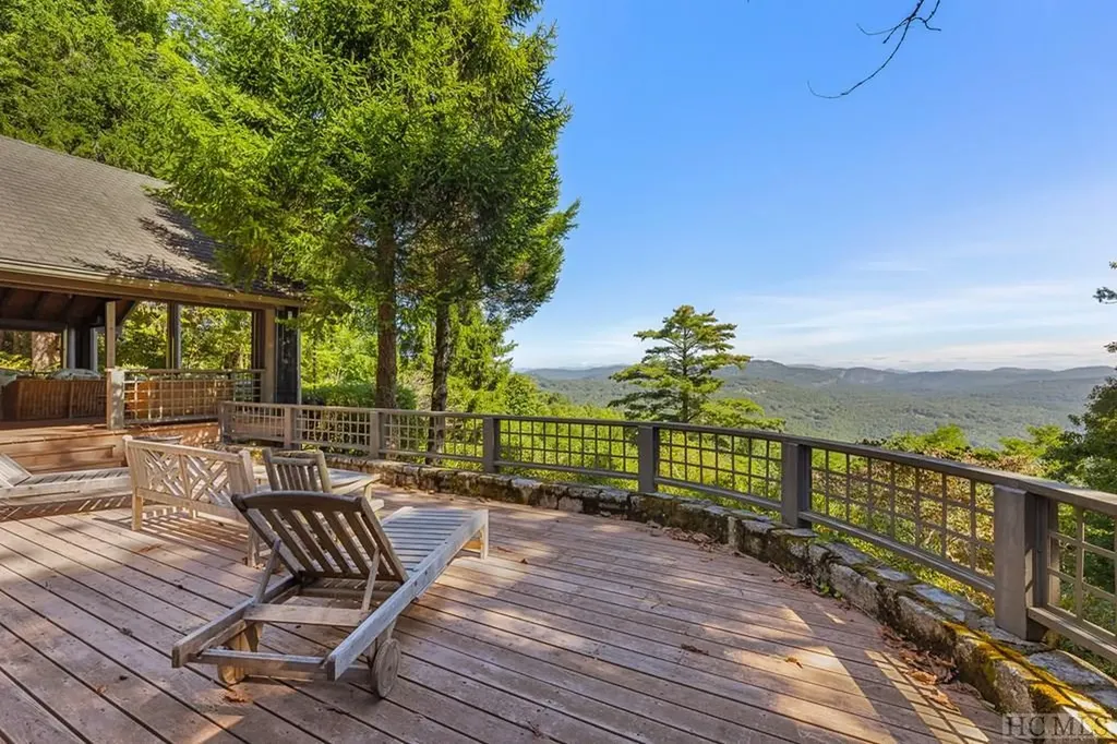 434 Whiteside Mountain Road Highlands NC 28741