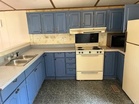 3920 Old Hendersonville Highway Pisgah Forest NC 28768