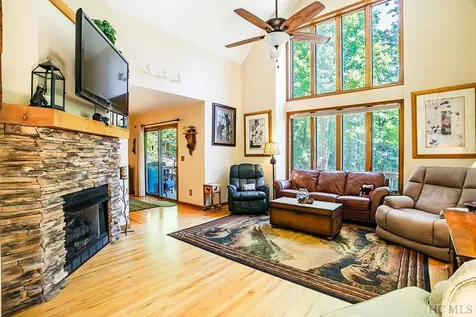 690 Hickory Drive Sapphire NC 28774