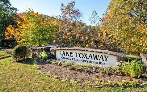 Tbd Toxaway Drive Lake Toxaway NC 28747