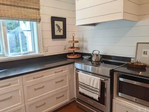 30 Bunker Hill Lane Cullowhee NC 28723
