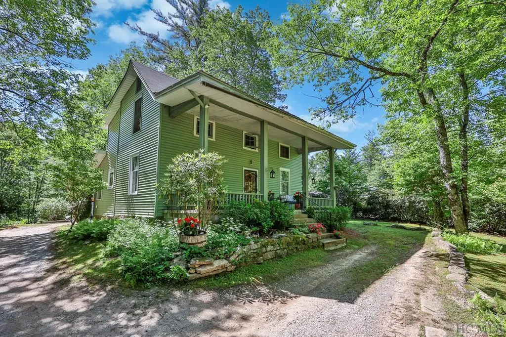 555 &537 N 5th Street Highlands NC 28741