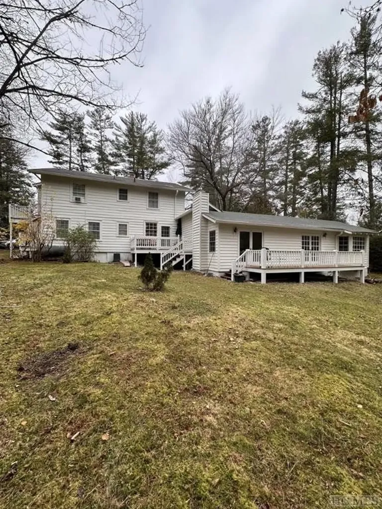 401 N Fifth Street Highlands NC 28741