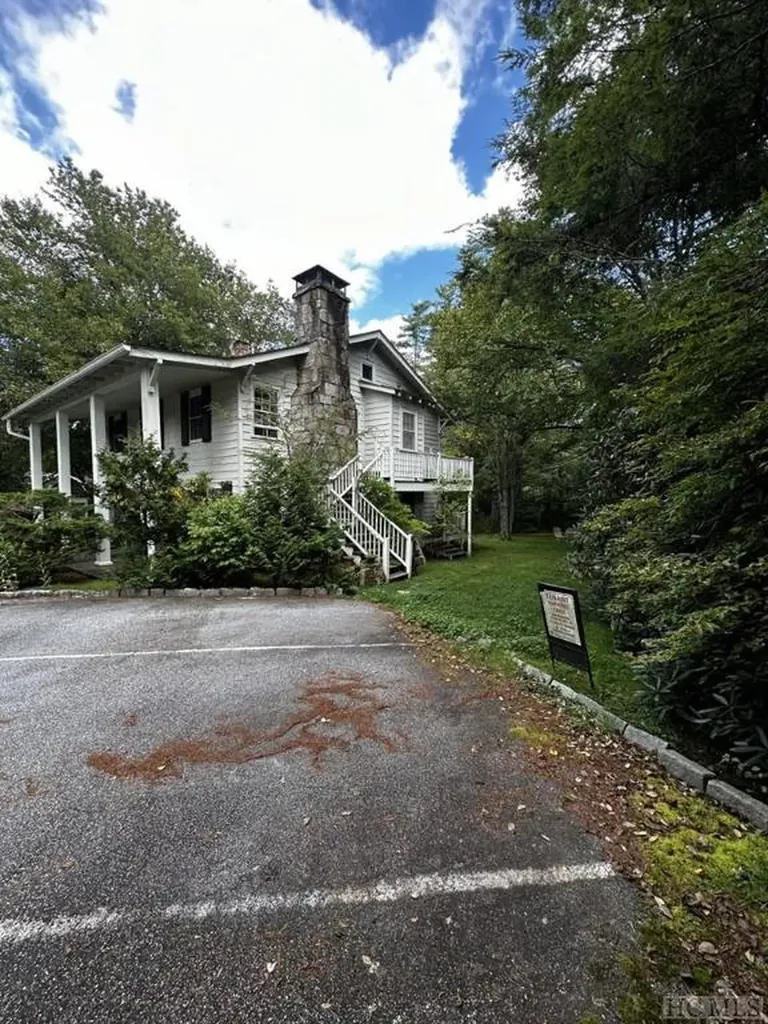 401 N Fifth Street Highlands NC 28741