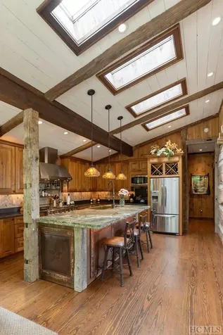 1098 Black Bear Trail Glenville NC 28736