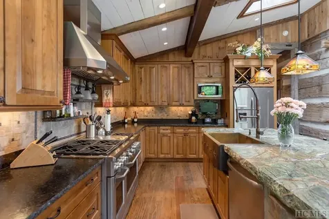 1098 Black Bear Trail Glenville NC 28736
