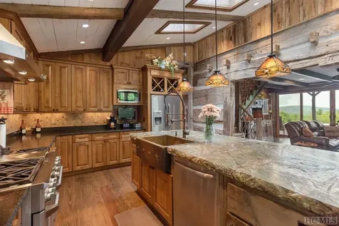 1098 Black Bear Trail Glenville NC 28736