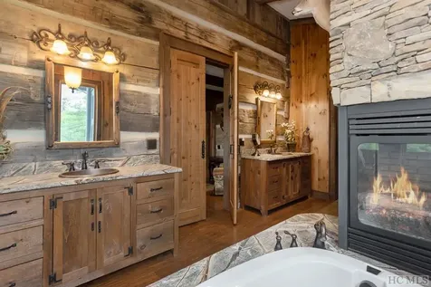 1098 Black Bear Trail Glenville NC 28736