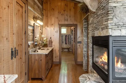 1098 Black Bear Trail Glenville NC 28736