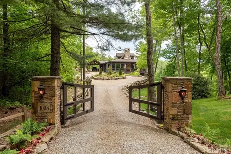 1098 Black Bear Trail Glenville NC 28736