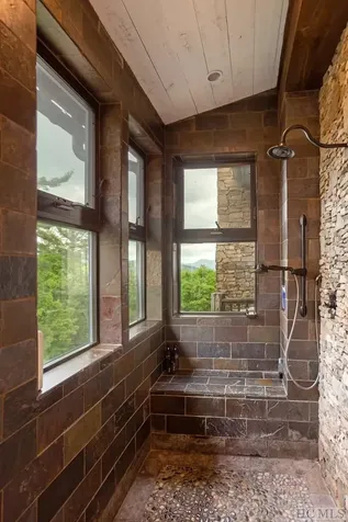 1098 Black Bear Trail Glenville NC 28736