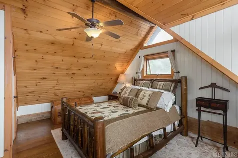 1098 Black Bear Trail Glenville NC 28736
