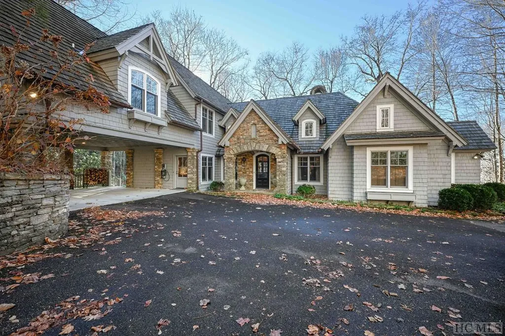 746 Cherokee Trace Cashiers NC 28717