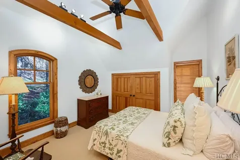 746 Cherokee Trace Cashiers NC 28717