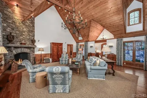 746 Cherokee Trace Cashiers NC 28717