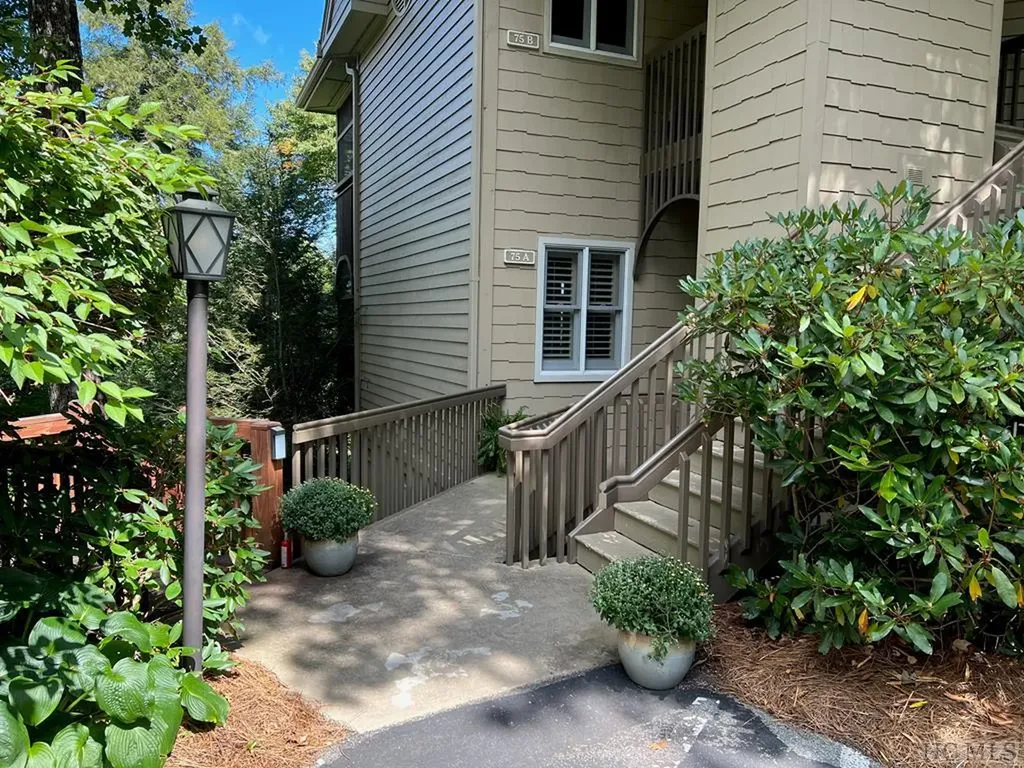 75A Burning Bush Lane Highlands NC 28741