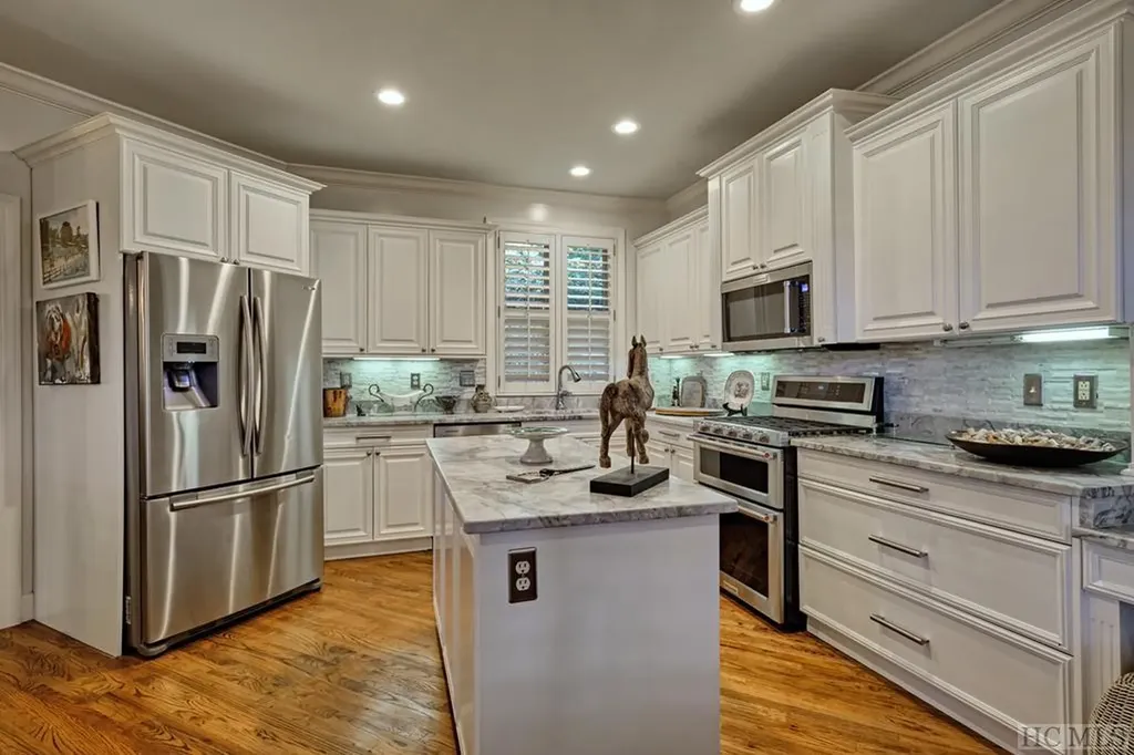 75A Burning Bush Lane Highlands NC 28741