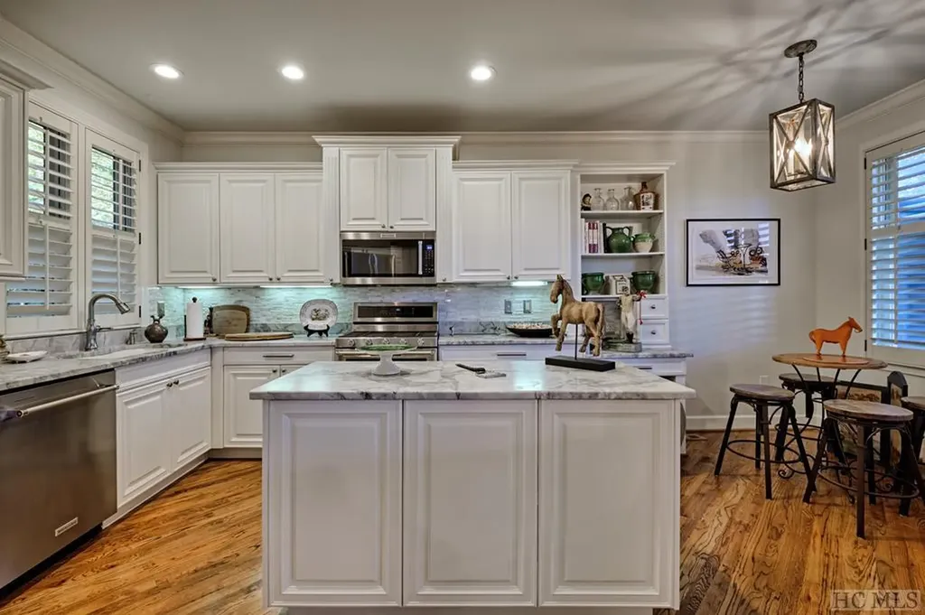 75A Burning Bush Lane Highlands NC 28741