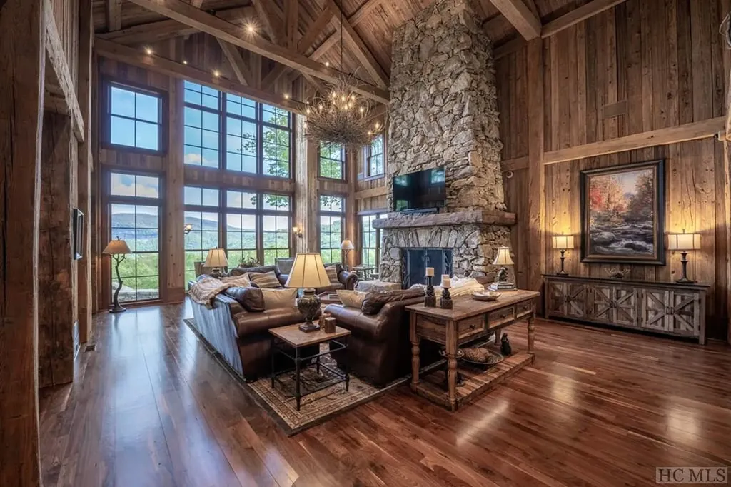 122 Stove Pipe Court Cashiers NC 28717