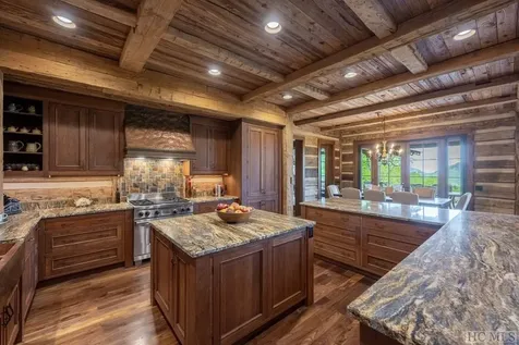 122 Stove Pipe Court Cashiers NC 28717