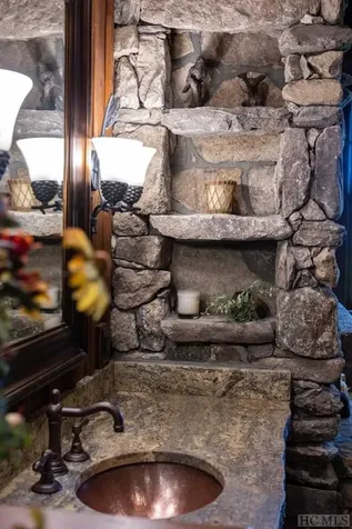 122 Stove Pipe Court Cashiers NC 28717