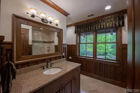 122 Stove Pipe Court Cashiers NC 28717
