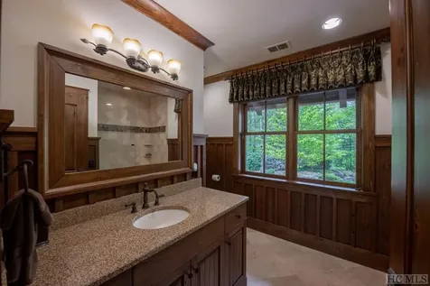 122 Stove Pipe Court Cashiers NC 28717