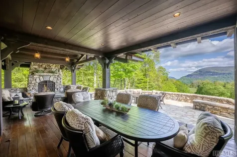 122 Stove Pipe Court Cashiers NC 28717