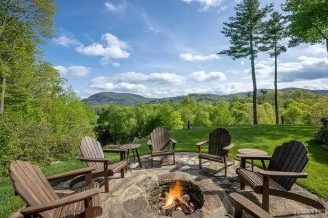 122 Stove Pipe Court Cashiers NC 28717