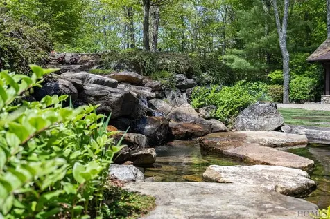 122 Stove Pipe Court Cashiers NC 28717