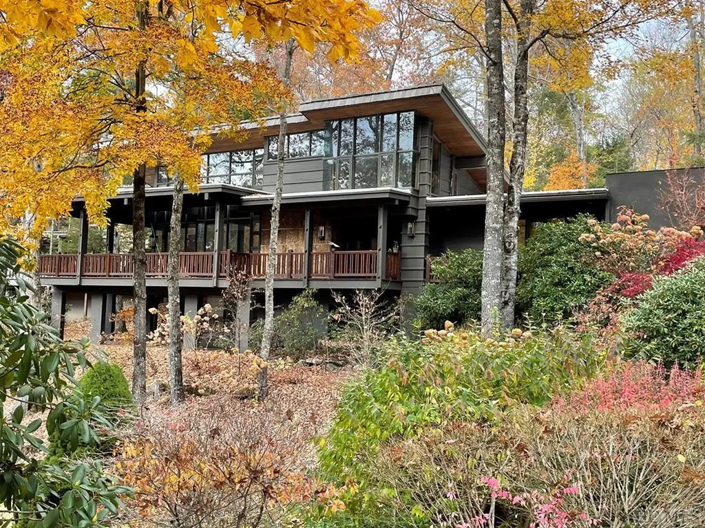 58 Woodland Falls Road Highlands NC 28741