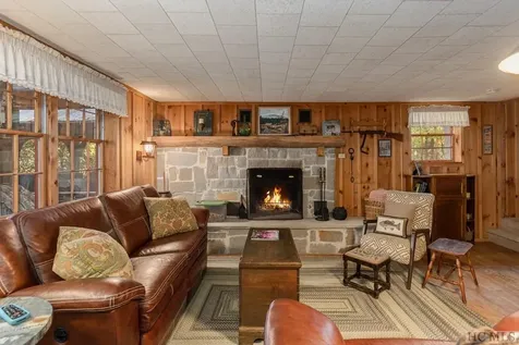 6047 Whiteside Cove Road Highlands NC 28741