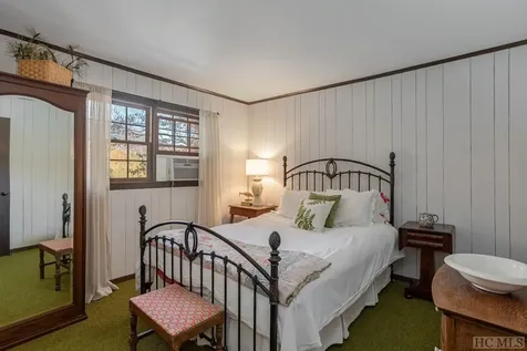 6047 Whiteside Cove Road Highlands NC 28741