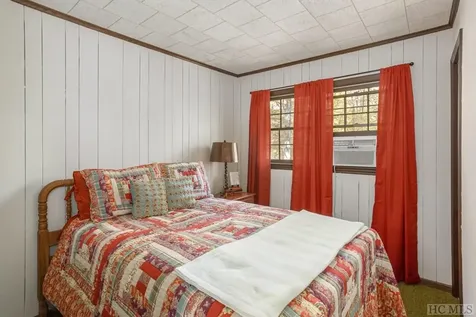 6047 Whiteside Cove Road Highlands NC 28741